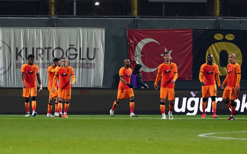 Beşiktaş və Qalatasarayın oyununun saatı hava şəraitinə görə dəyişdi