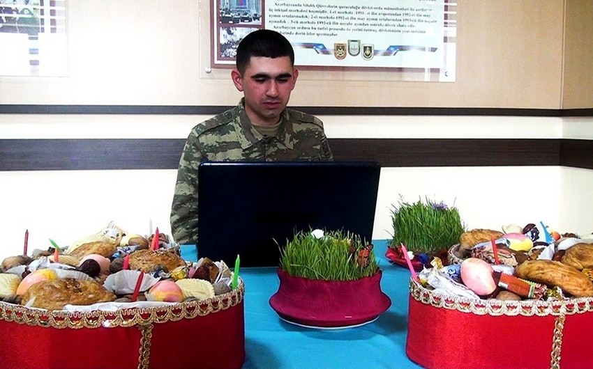 Soldiers send holiday congratulations to their family members via video communication - VIDEO