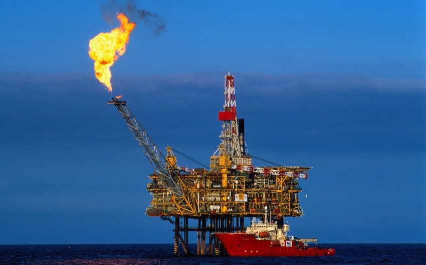 Цена на нефть Brent торгуется выше 55 долларов за баррель