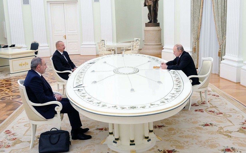 Президент РФ пригласил лидеров Азербайджана и Армении в Россию на трехсторонний саммит