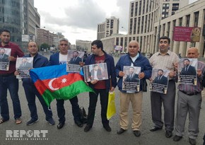 Azerbaijanis hold action in support of Fuad Abbasov in Moscow - PHOTO
