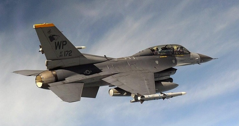 София и Вашингтон скорректировали график поставок истребителей F-16