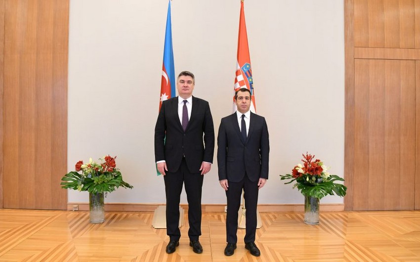 Azerbaijani Ambassador presents his credentials to President of Croatia