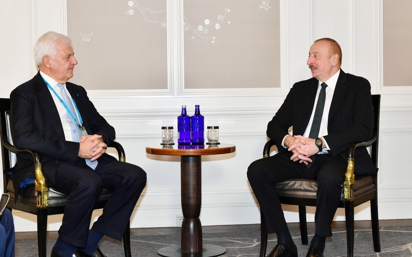 President Ilham Aliyev meets CEO of Leonardo in Munich