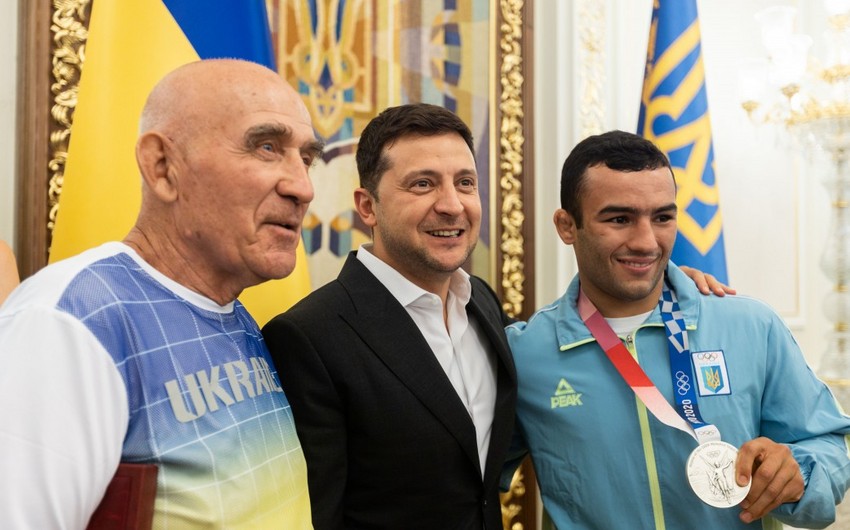 Президент Украины наградил борца-азербайджанца