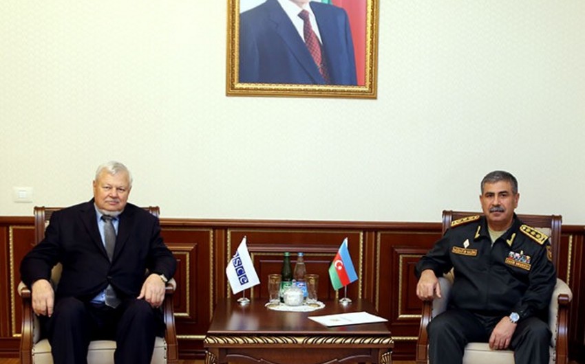 Azerbaijan Defense Minister discusses situation at contact line of troops with OSCE official