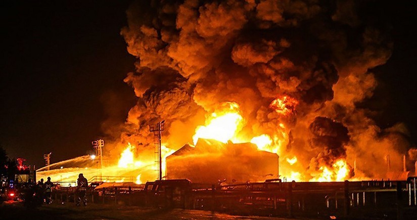 Explosion and fire erupt at Iranian oil plant