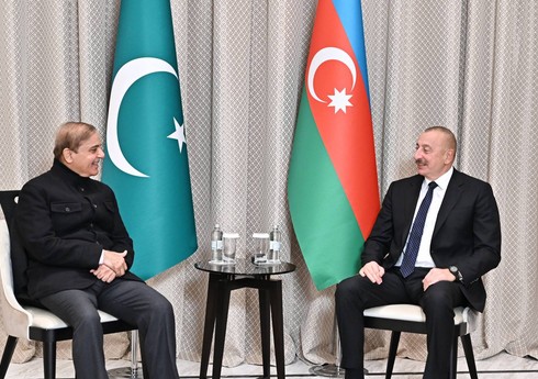 Президент Азербайджана встретился с премьером Пакистана в Астане