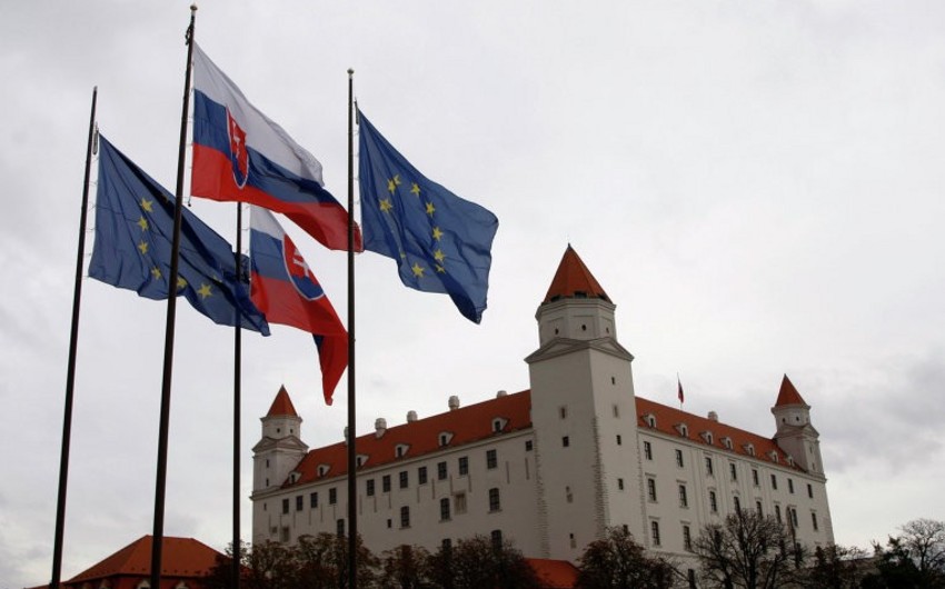 Slovakia bans citizens from traveling abroad