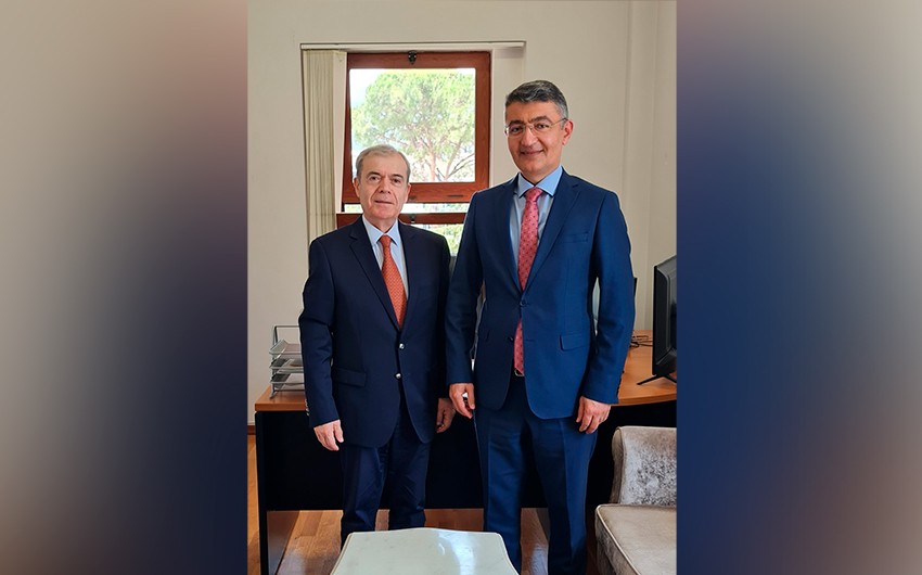 Посол Азербайджана встретился с советником президента Албании