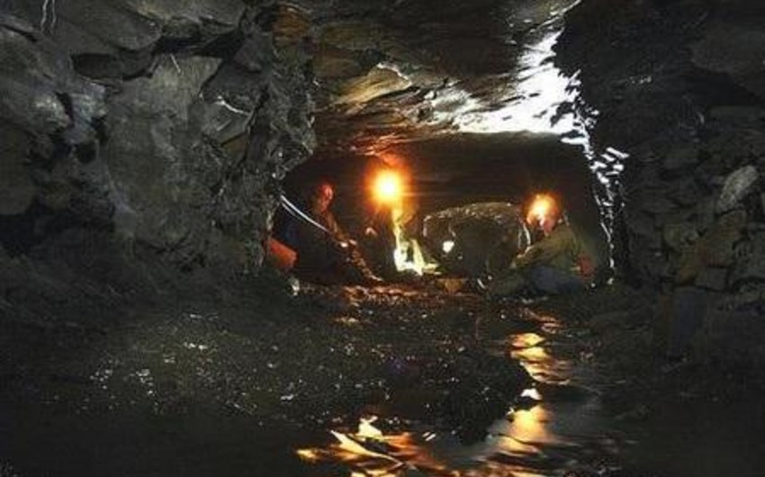 Семь человек погибли при затоплении шахты в центре КНР