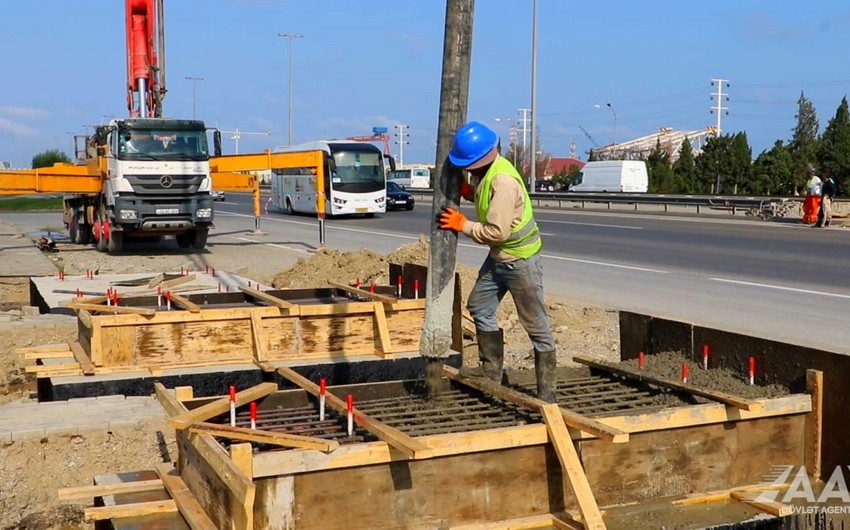 В Азербайджане на магистрали М-2 строится переход