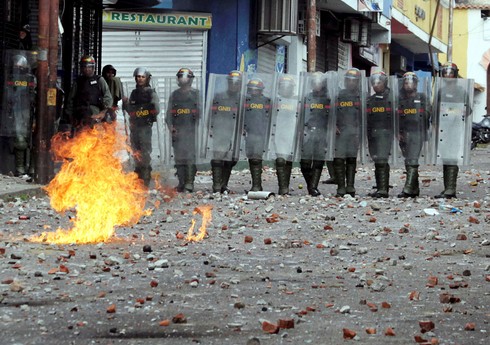 В Венесуэле задержали свыше 1 тыс. человек за участие в беспорядках