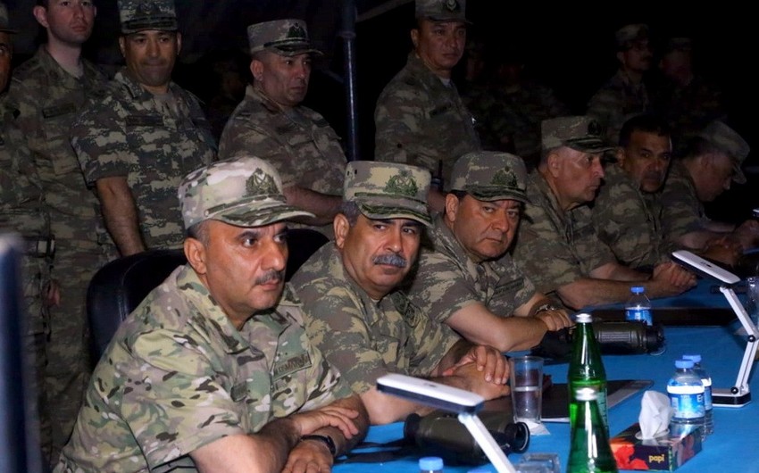 Проведен этап учений Азербайджанской армии с боевой стрельбой в ночное время - ВИДЕО