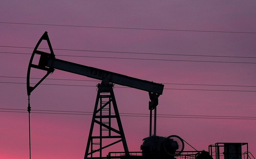 OPEC+ komitəsinin iclası öncəsi neft cüzi ucuzlaşıb