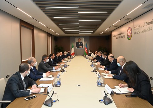 В Баку проходит первое заседание Стратегического диалога между Азербайджаном и Италией