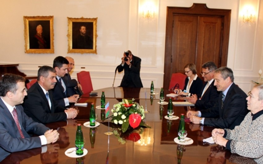 Министр обороны Азербайджана встретился со своим чешским коллегой