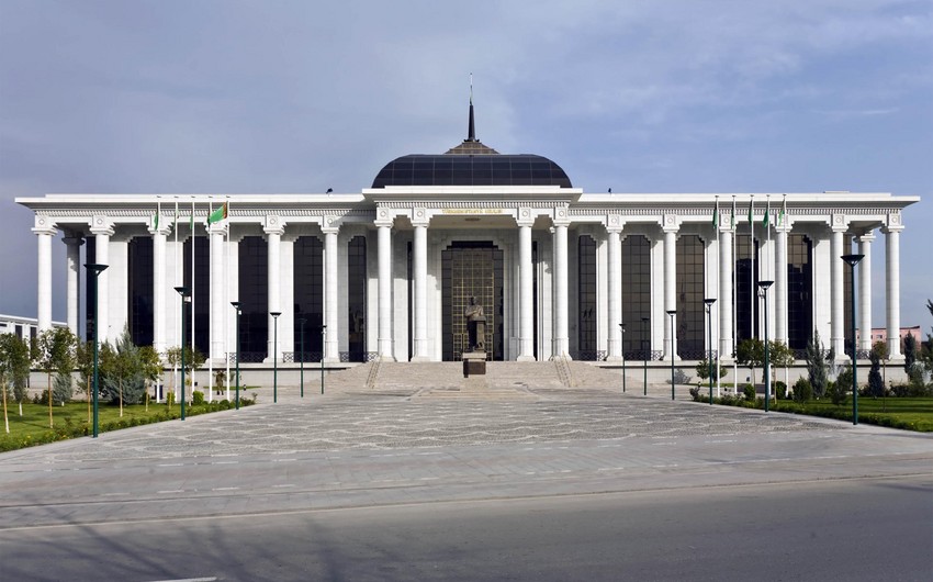 Парламент Туркменистана возглавила женщина