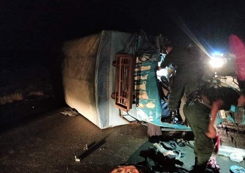 При столкновении автобуса и грузовика в Алжире погибли шесть человек