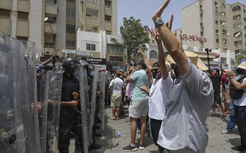 В столицу Туниса введены правительственные войска