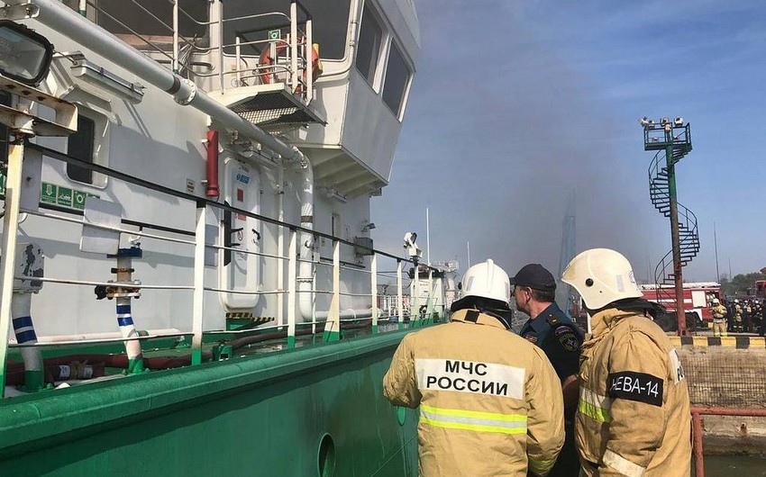 Угрозы разлива нефти в порту Махачкалы, где произошел взрыв, нет - МЧС