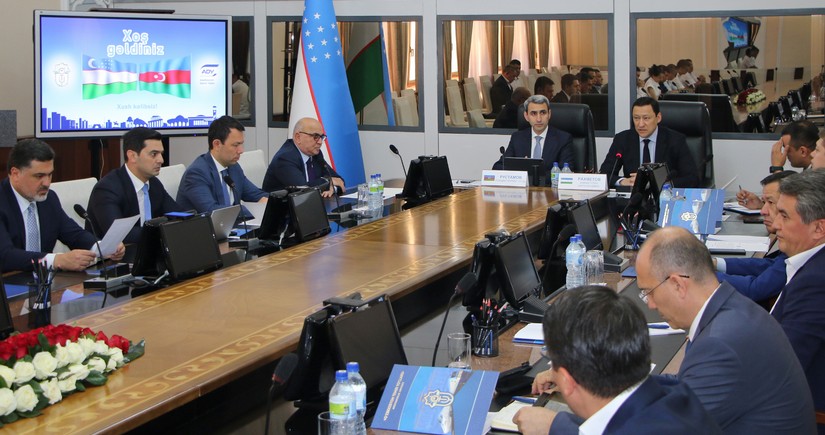Азербайджан обсудил с Узбекистаном и Таджикистаном привлечение новых грузов в Средний коридор 