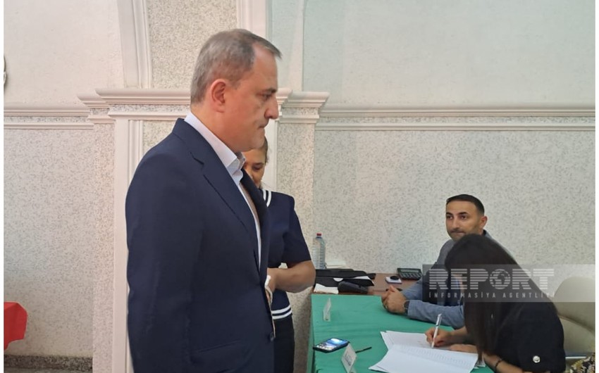 Azerbaijani FM casts his vote in snap parliamentary elections