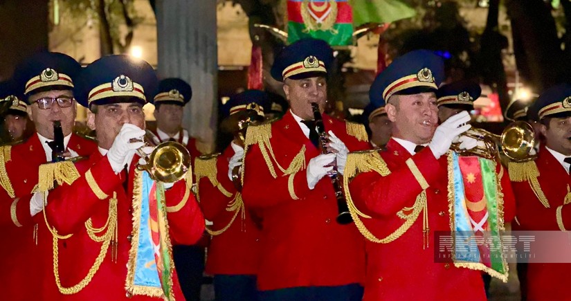 Bakıda Zəfər Günü münasibətilə hərbi orkestrlərin ifasında nümunəvi çıxışlar olub