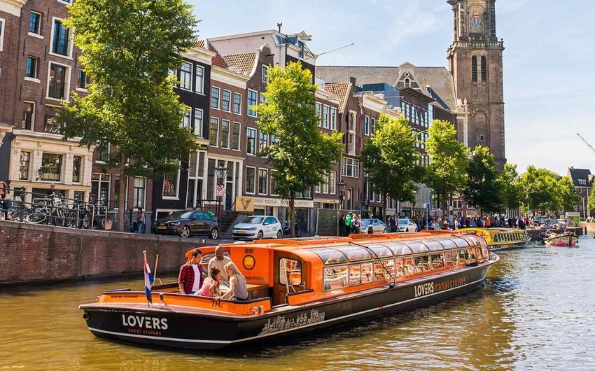 Amsterdam may ban tourist home rentals