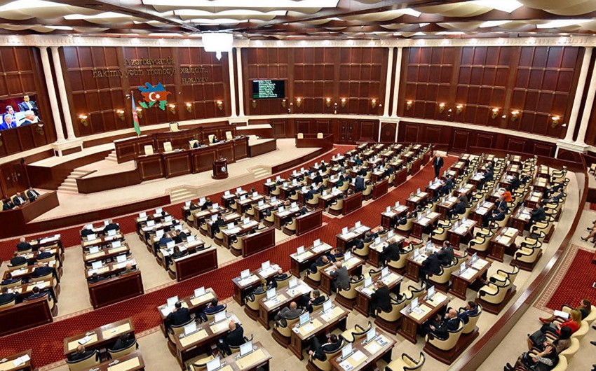 Milli Məclisin plenar iclaslarının vaxtı dəyişdi