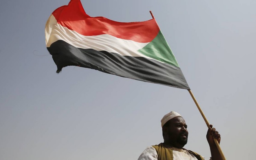 Военные в Судане договорились с премьером о его возвращении