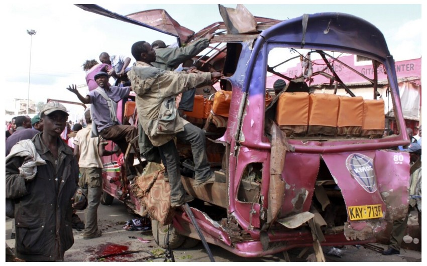 Keniyada avtobus körpüdən aşıb, 24 nəfər ölüb