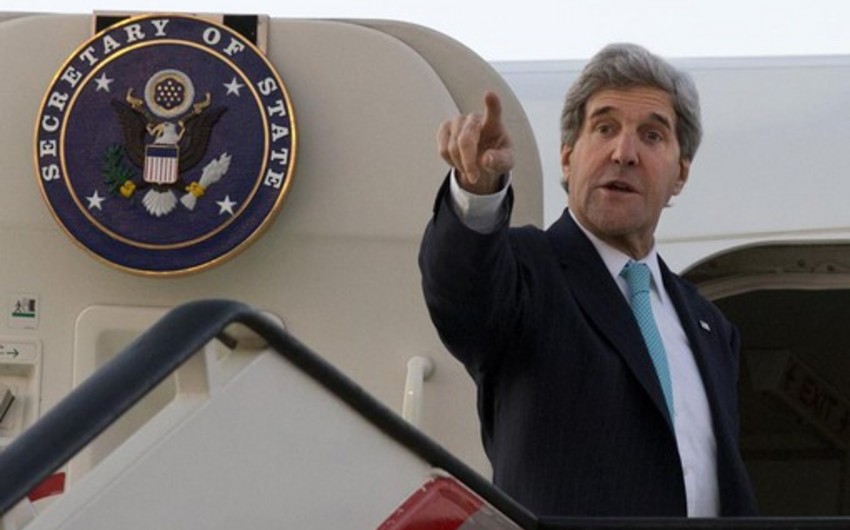 John Kerry arrives in Kiev to discuss deescalation in eastern Ukraine