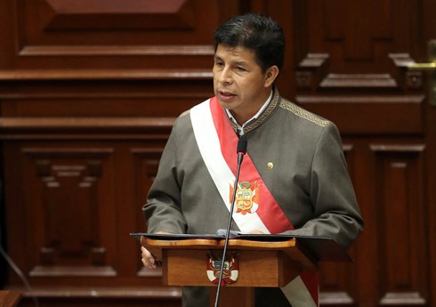 Президент Перу объявил об отмене комендантского часа