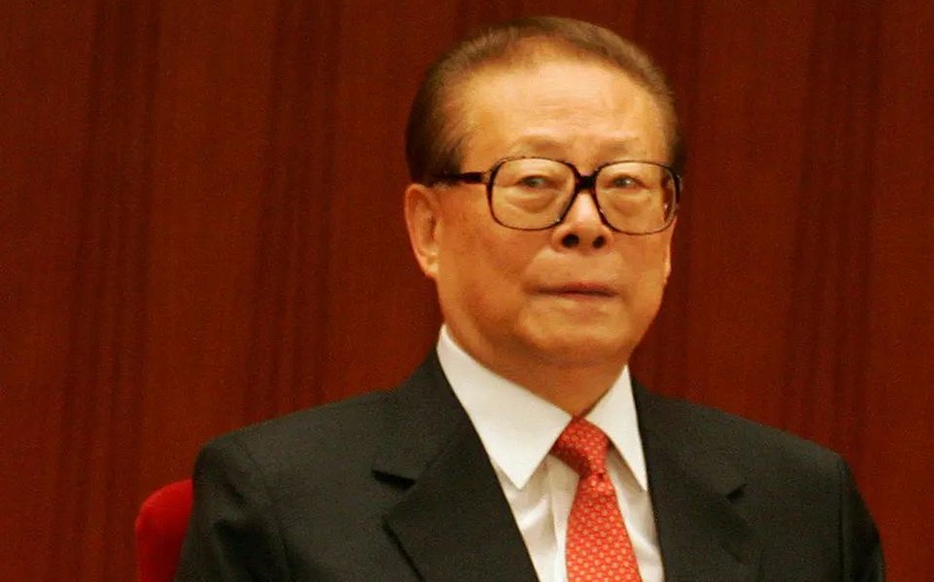 Former Chinese president dies 