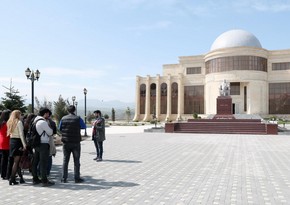 Azerbaijan to conduct certification of tourist guides in districts