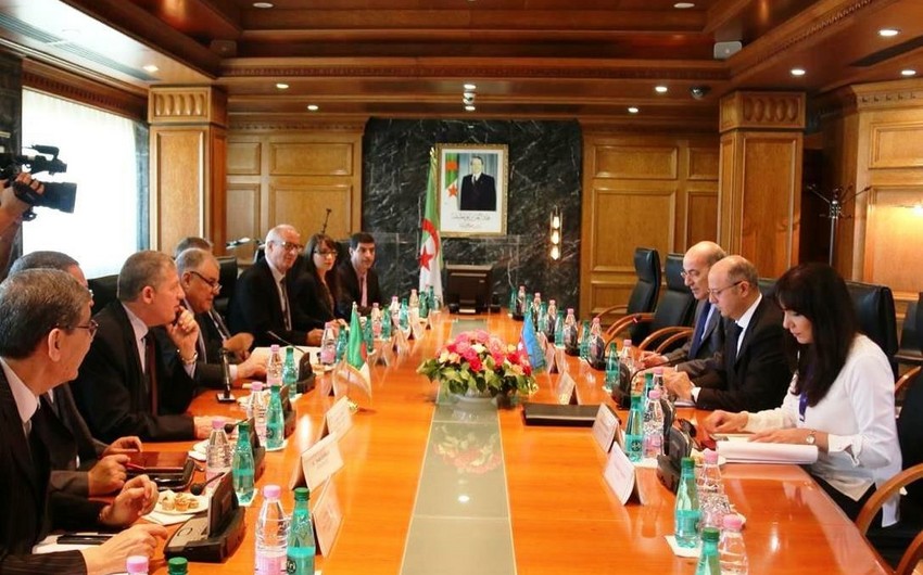 Министр Пярвиз Шахбазов пригласил алжирского коллегу посетить Азербайджан