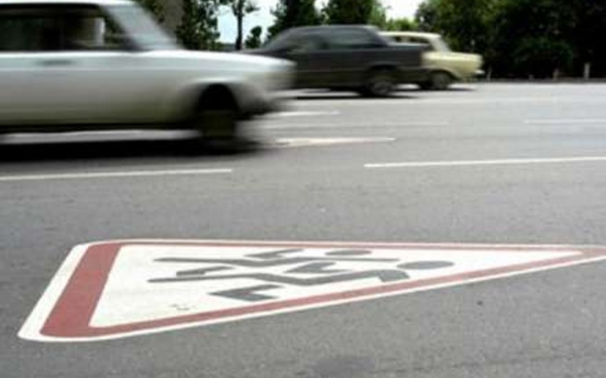 В Баку автомобиль сбил насмерть 81-летнего пешехода