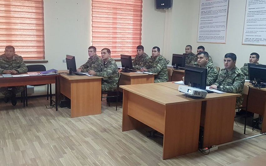 Azerbaijani army holds training assembly with commanders