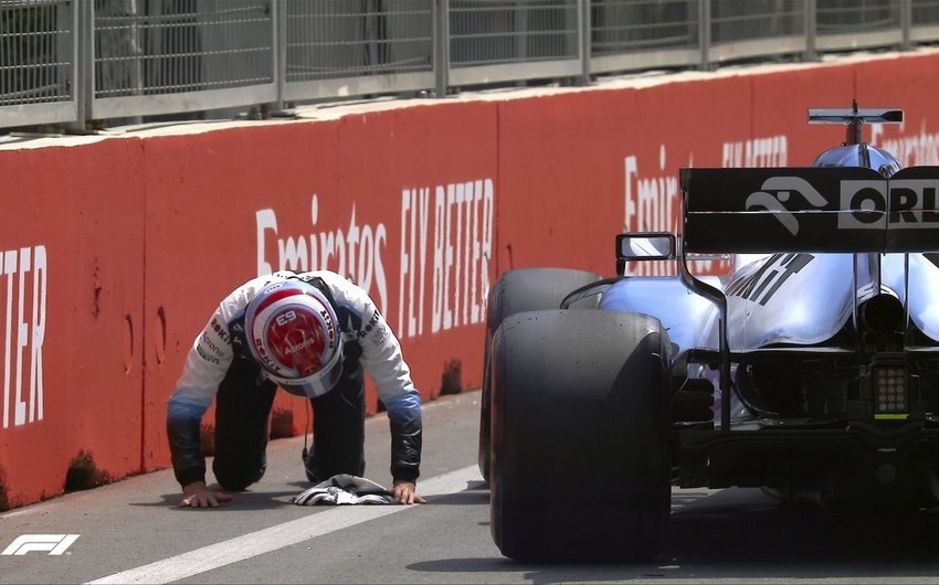 Racing suspended in Azerbaijan Grand Prix - PHOTO