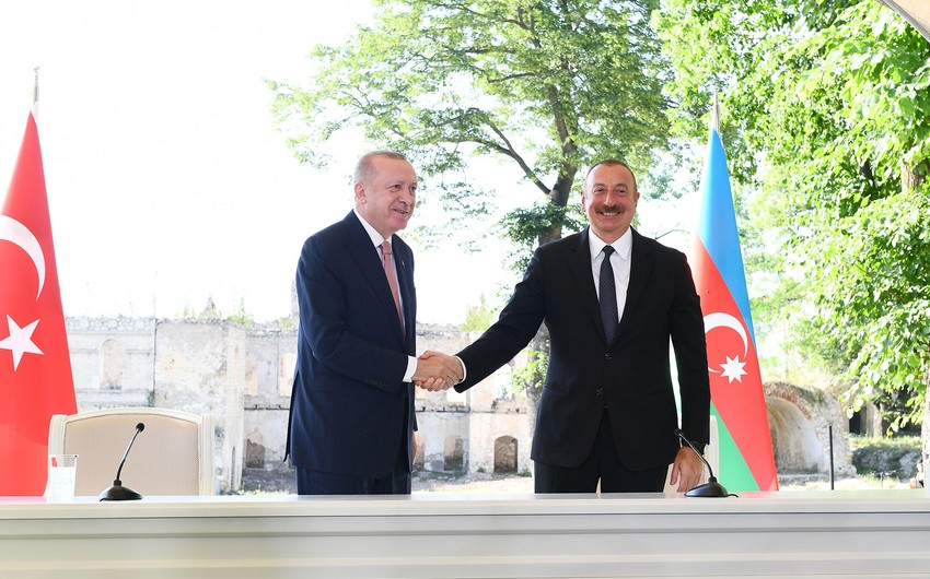 Президент Азербайджана поблагодарил Турцию