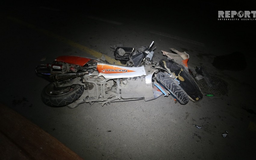 В Баку водитель мотоцикла получил ранения в аварии