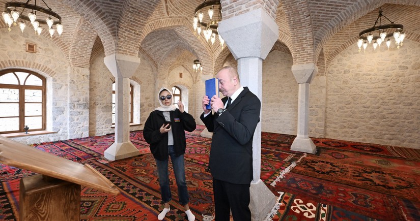 Президент и первая леди приняли участие в открытии мечети Мамайы в Шуше