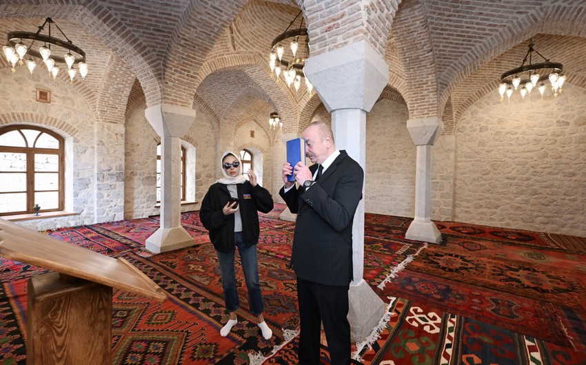 Президент и первая леди приняли участие в открытии мечети Мамайы в Шуше