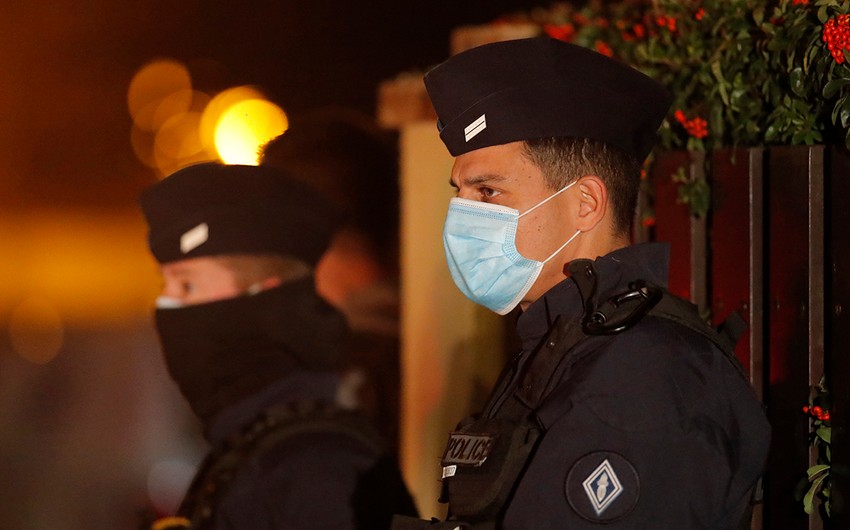 СМИ: После нападения на представителя правительства Франции задержали четырех человек