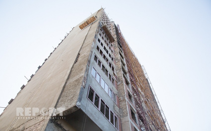 Продлен срок ареста и следствия по делу о сгоревшем в Баку здании