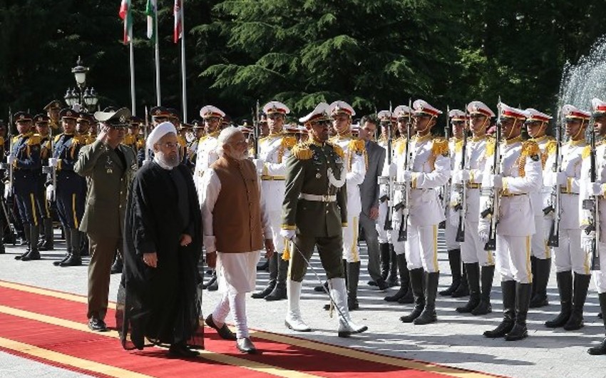 Indian Prime Minister Modi meets Iran's leader Rouhani