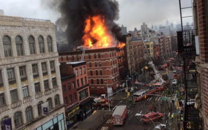 New York building collapses after explosion in Manhattan