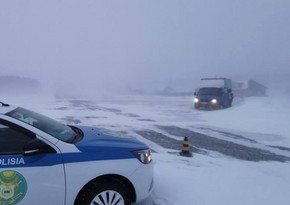 В Казахстане на трассе из-за бурана скопилось более 1 тыс. машин