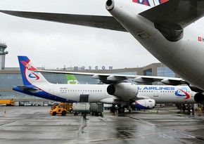 В аэропортах Москвы задержали и отменили более 130 рейсов